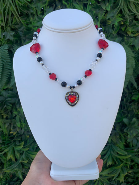 Read heart Queen necklace