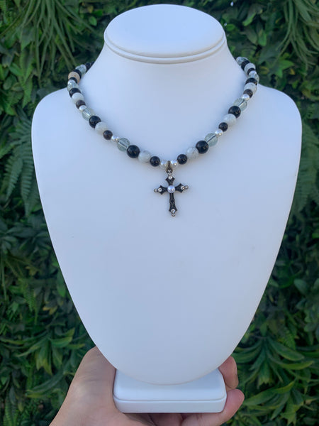 Pearl cross choker